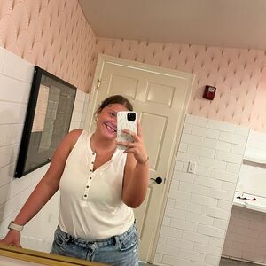 Meet your Posher, Mady